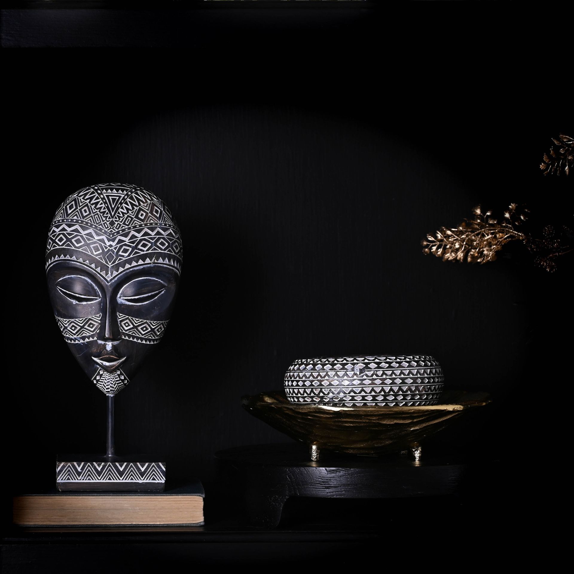 TACA złota, metalowa, okrągła, teksturowy wzór, dekoracyjna