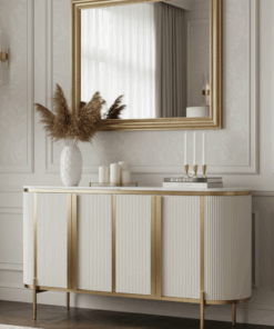 ecru-weiße Kommode, goldene Elemente, geriffelte Fronten, Glamour-Stil