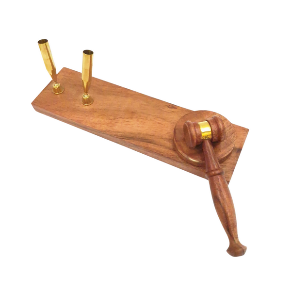 DEKORATIVE FIGUR Holzhammer auf Sockel mit Stiftständer, Geschenk für Anwalt, modern DEKORATIVE FIGUR Holzhammer auf Sockel mit Stiftständer, Geschenk für Anwalt, modern